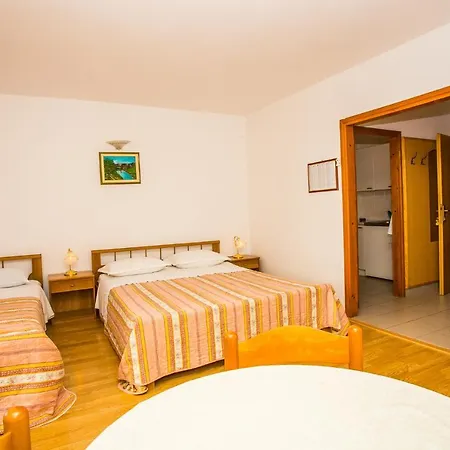 Pava Omiš